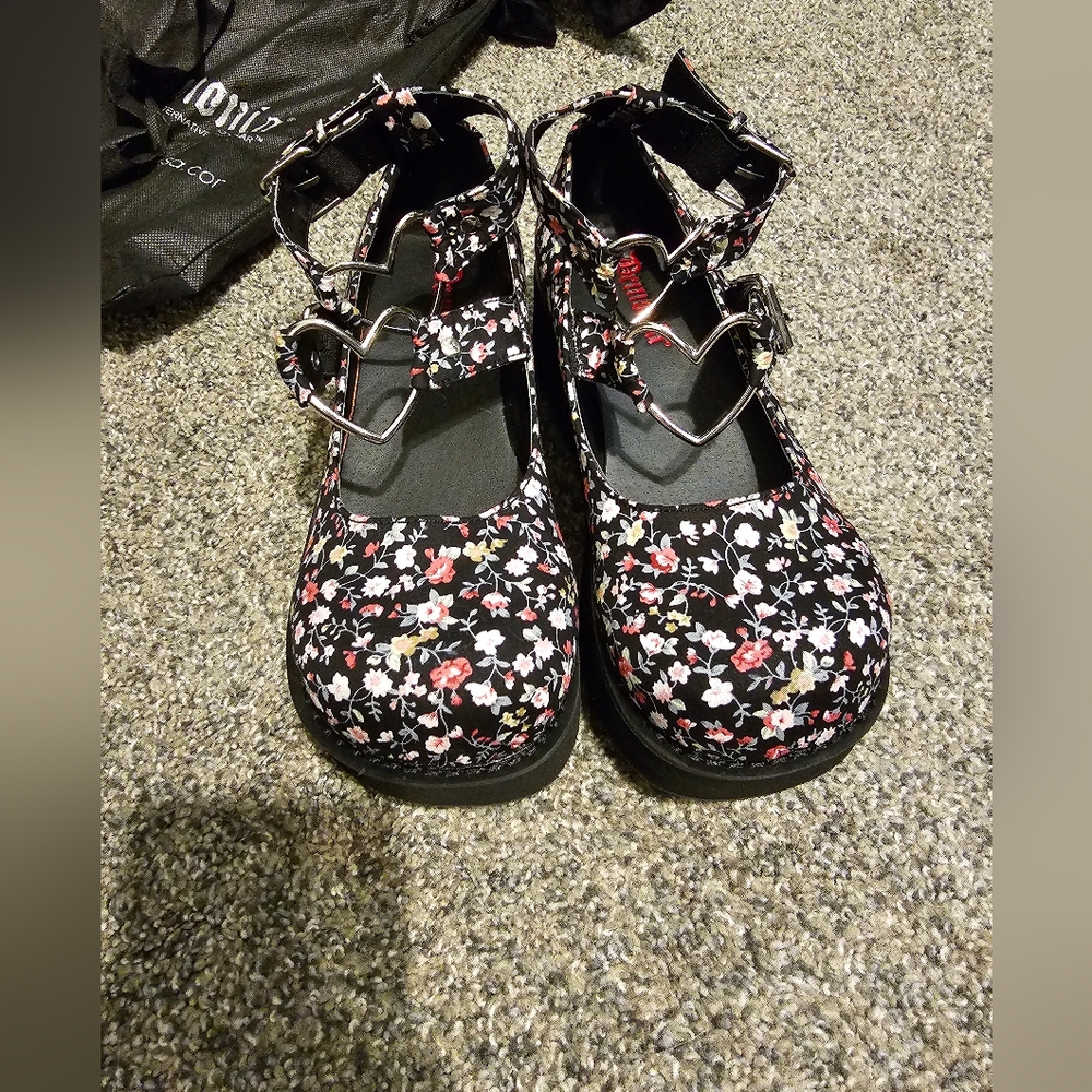 Demonia Platform Flats